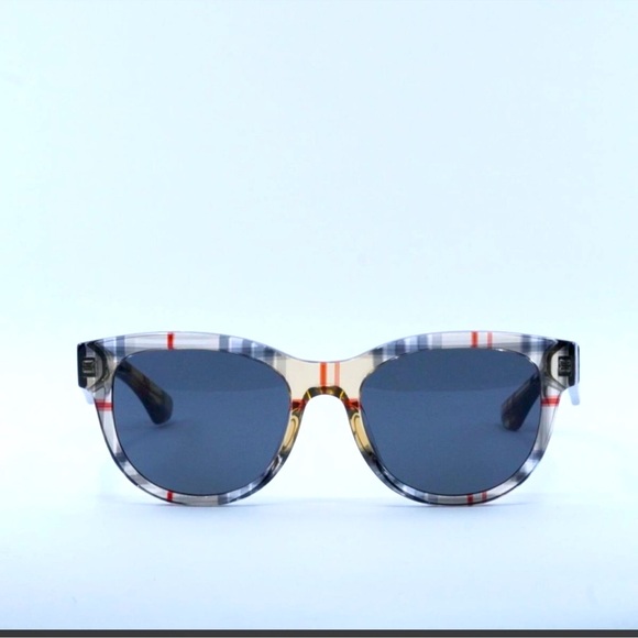 💎NWOT - Burberry Sunglasses with full inclusion - Picture 2 of 8